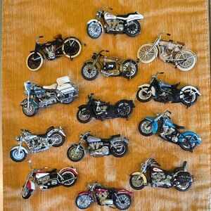 Assorted Diecast Motorcycle Collection - Multicolor